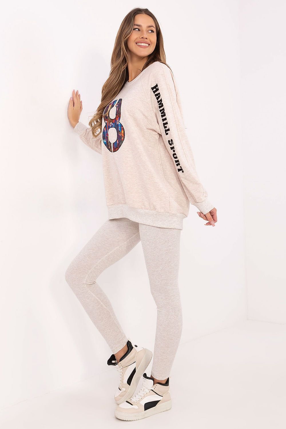 Elevate Comfort Set – Chic Sweatshirt & Leggings Duo