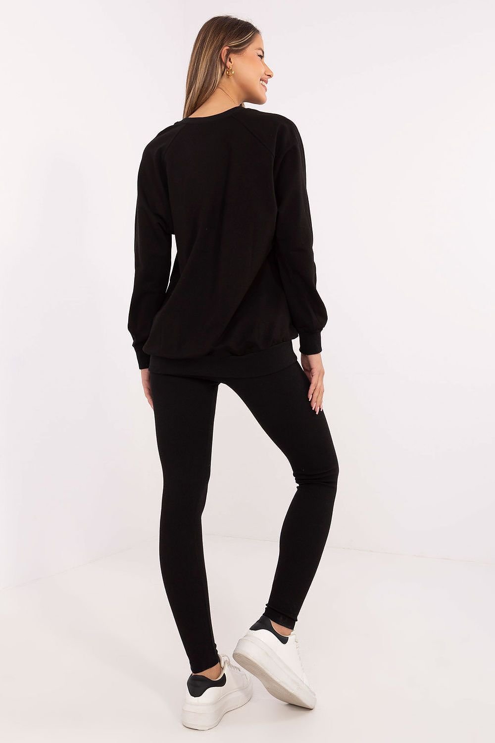 Elevate Comfort Set – Chic Sweatshirt & Leggings Duo