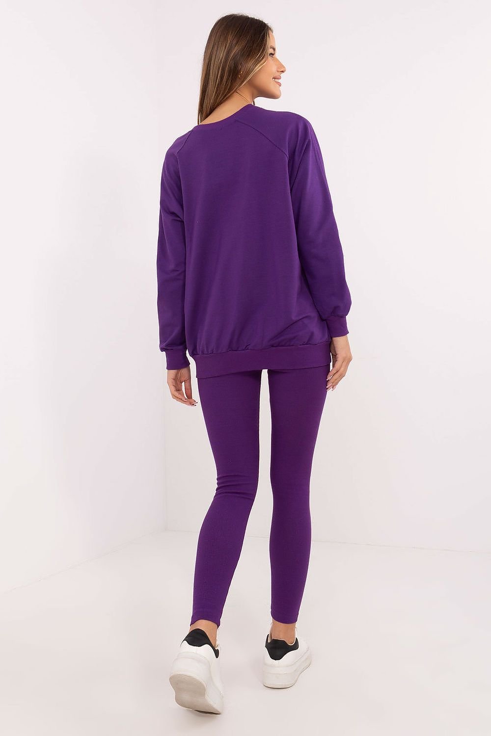 Elevate Comfort Set – Chic Sweatshirt & Leggings Duo