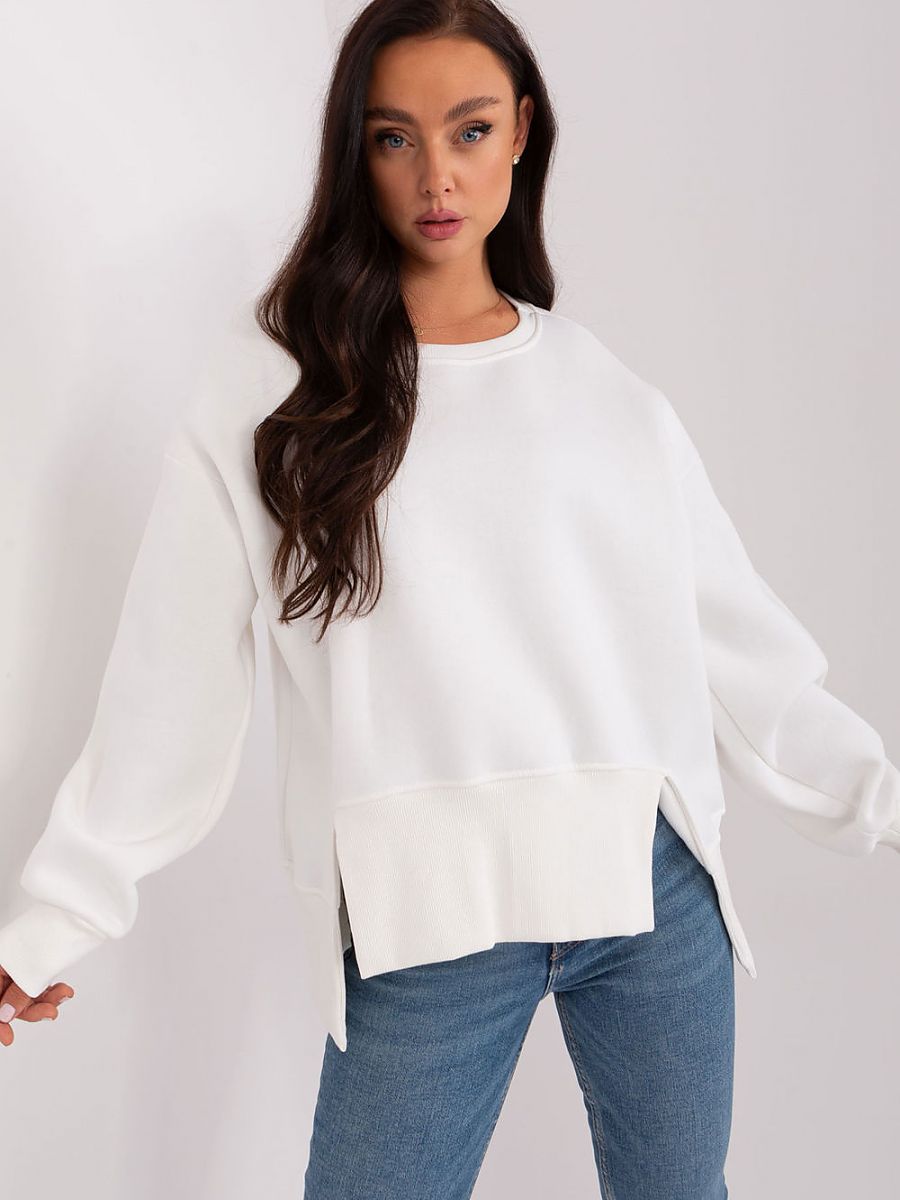 Sleek & Snug: Fashionable Everyday White Sweatshirt