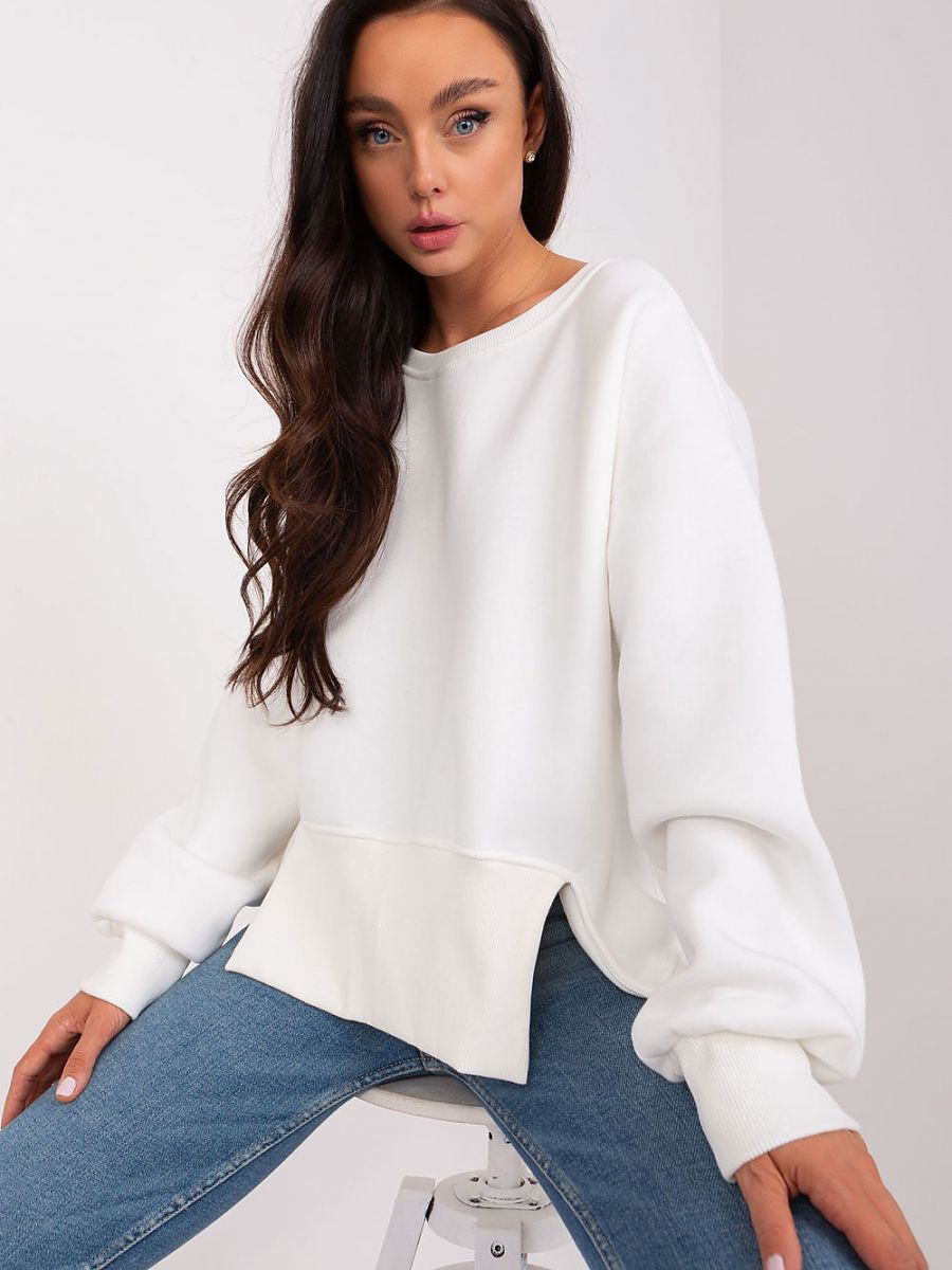 Sleek & Snug: Fashionable Everyday White Sweatshirt