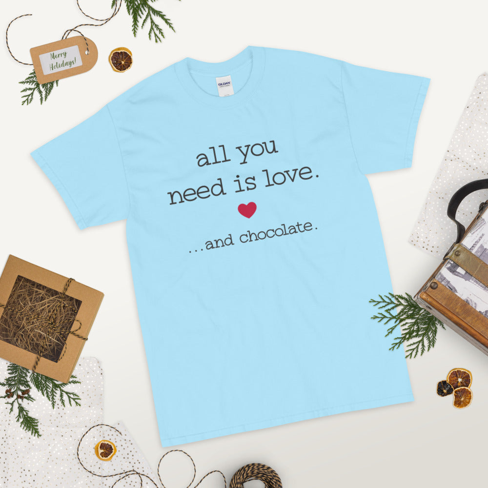 All you need is love and Chocolate Men's T-Shirt - Sky / S - Sport Finesse