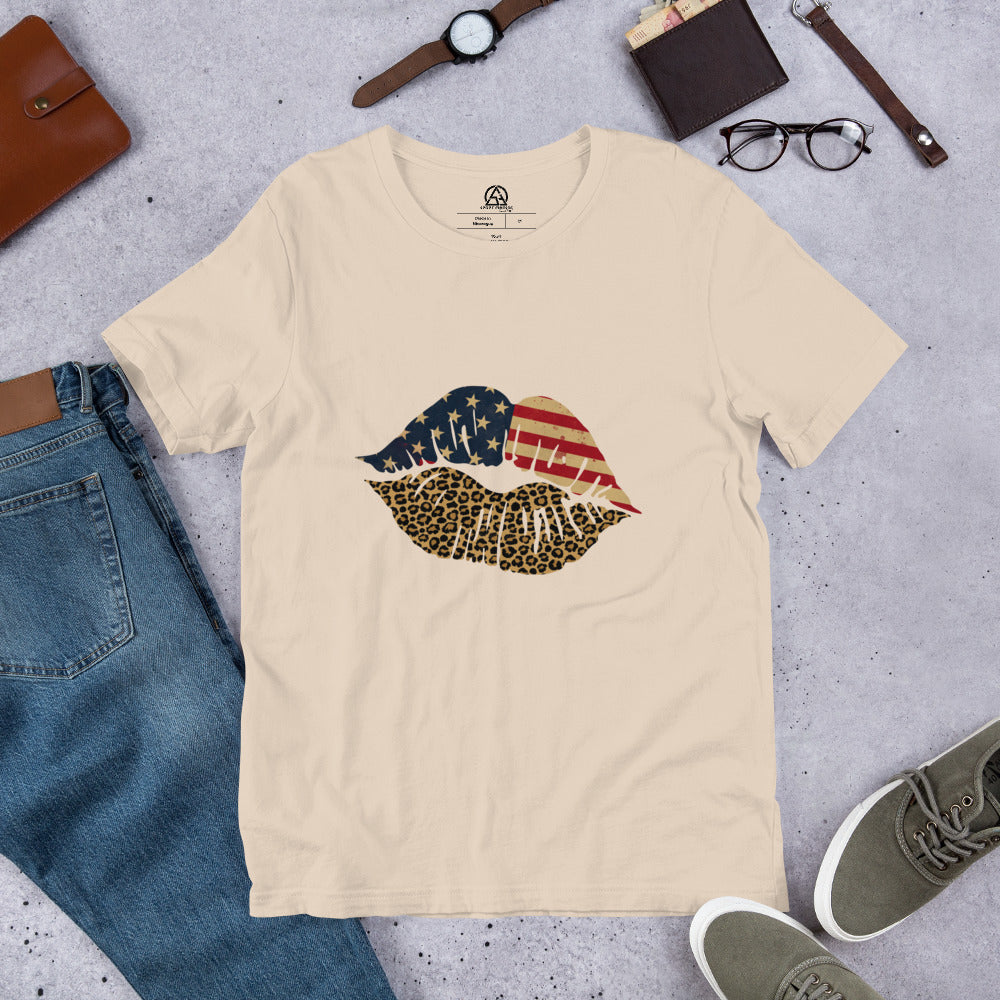American Woman's Lips t-shirt - Soft Cream / XS - Sport Finesse